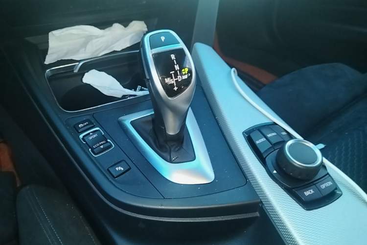 Used BMW 3 Series 2017 320i M Sport Gear Lever