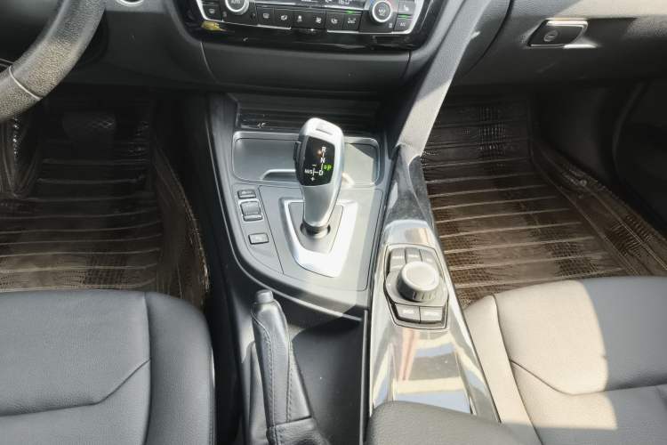 Used BMW 3 Series 2017 320Li xDrive Fashion Model Gear Lever