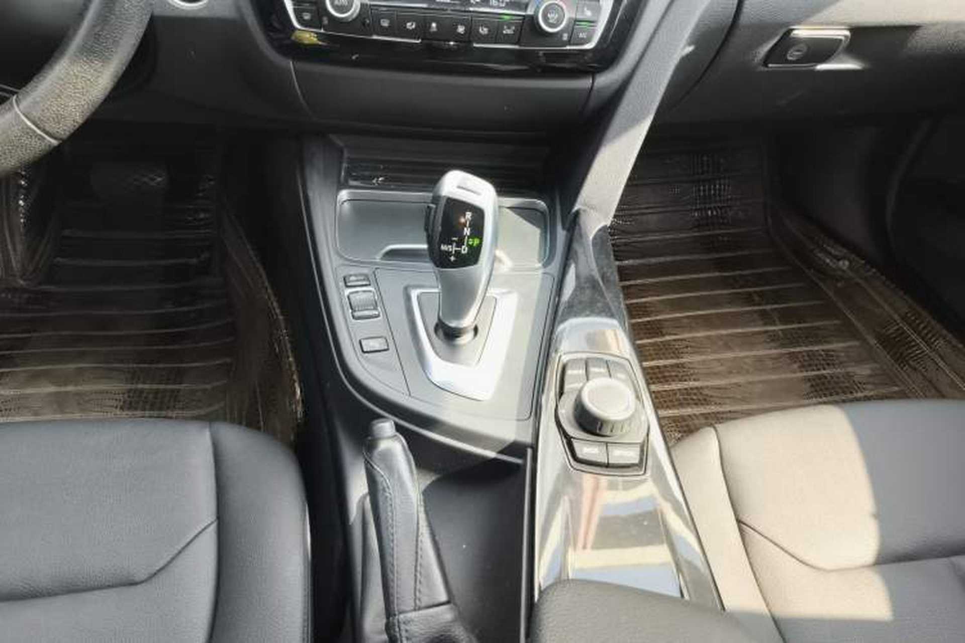 Used BMW 3 Series 2017 320Li xDrive Fashion Model Gear Lever