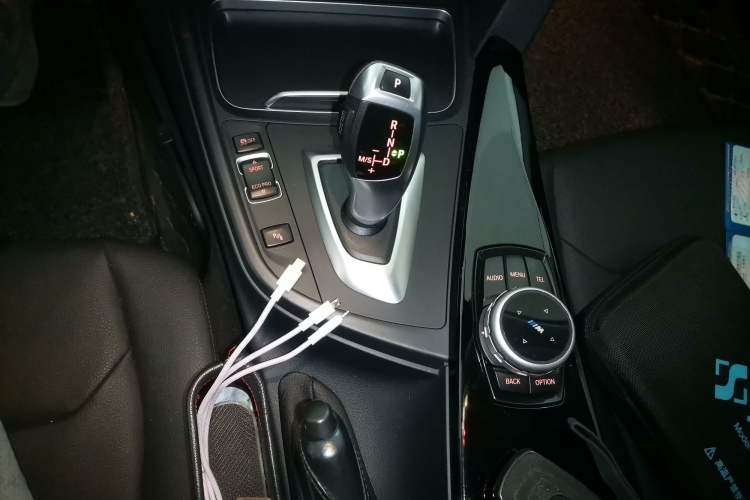 Used BMW 3 Series 2017 318i Fashion Model Gear Lever