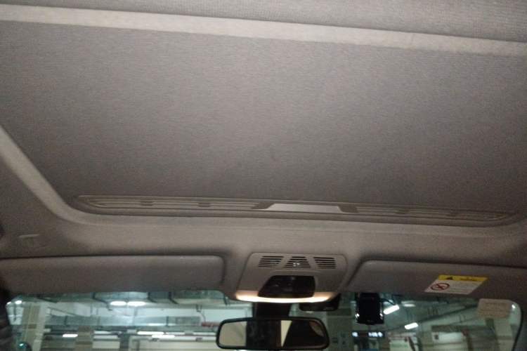 Used BMW 3 Series 2017 320Li Fashion Model Headliner