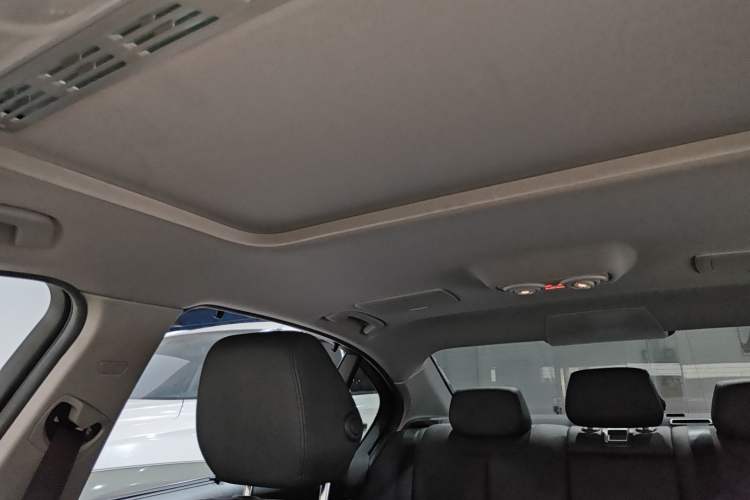 Used BMW 3 Series 2017 320Li Fashion Model Headliner