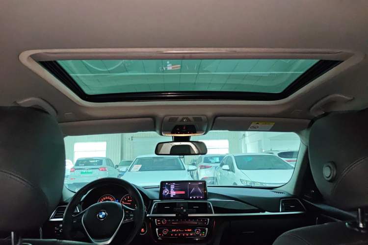 Used BMW 3 Series 2017 320Li Fashion Model Headliner