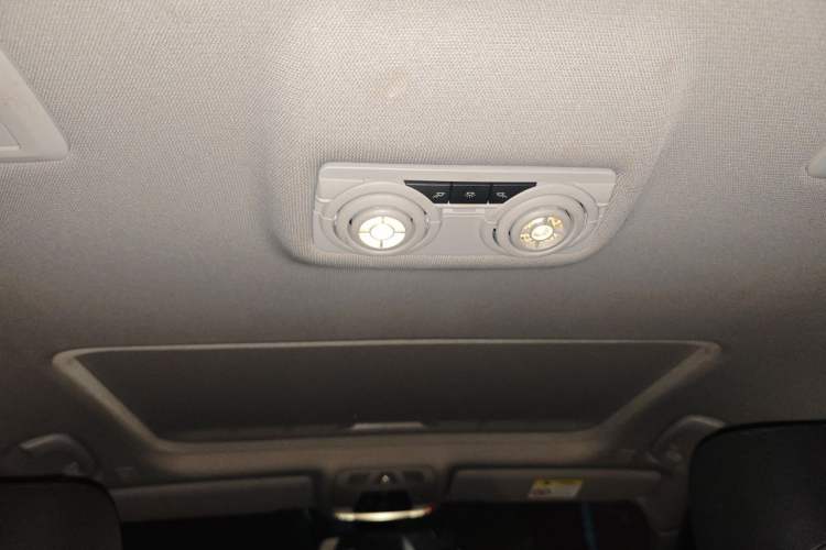 Used BMW 3 Series 2017 320Li Fashion Model Headliner