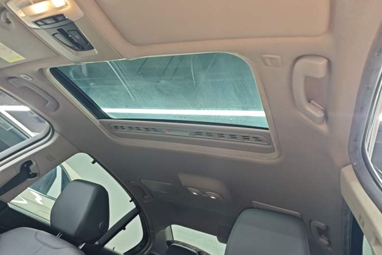 Used BMW 3 Series 2017 320Li Fashion Model Headliner