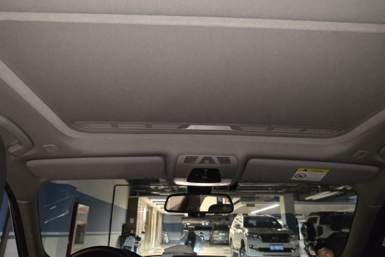Used BMW 3 Series 2017 320Li Fashion Model Headliner