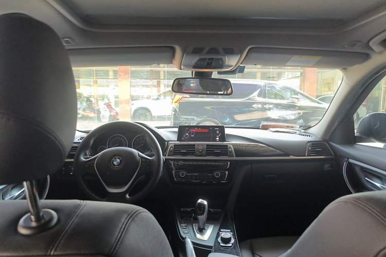 Used BMW 3 Series 2017 320Li Fashion Model Headliner