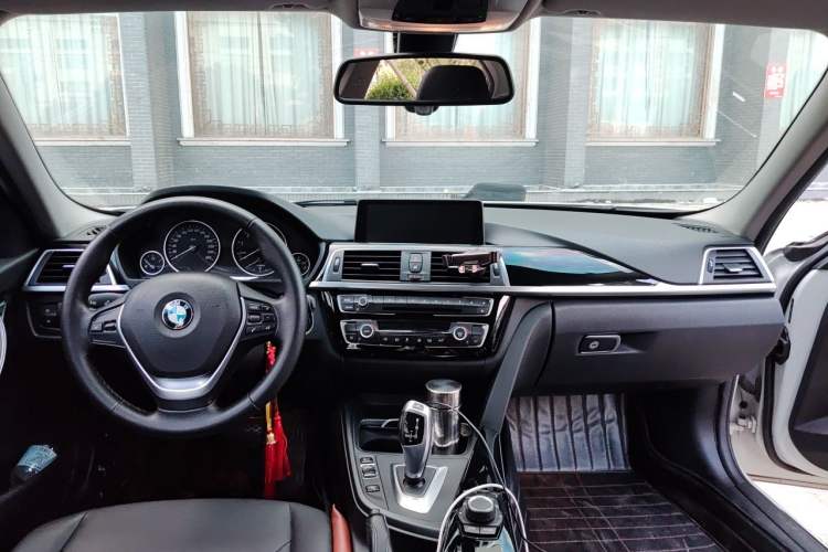 Used BMW 3 Series 2017 320Li Fashion Model Headliner