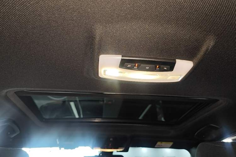Used BMW 3 Series 2017 320i M Sport Headliner