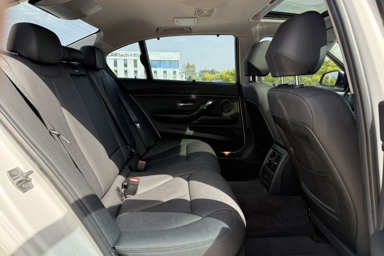 Used BMW 3 Series 2017 320Li Fashion Model Headliner