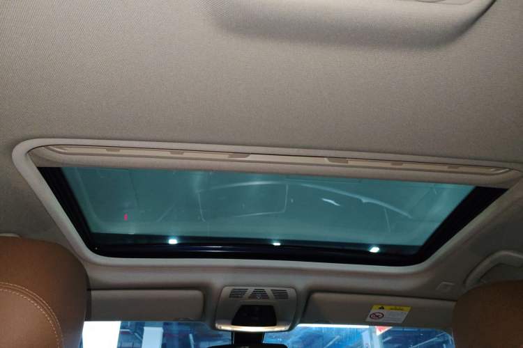 Used BMW 3 Series 2017 330Li xDrive Luxury Design Package Headliner