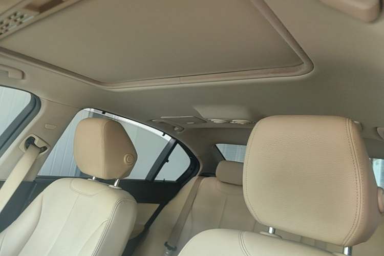 Used BMW 3 Series 2017 320Li Fashion Model Headliner