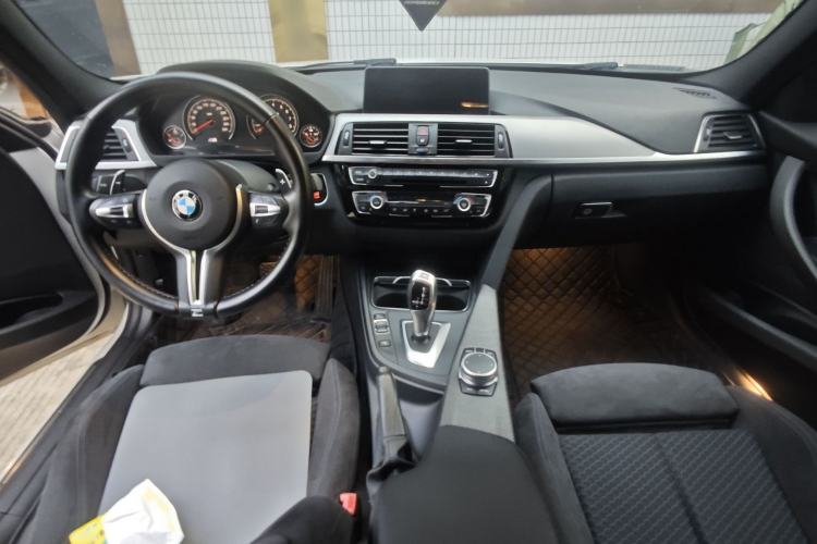 Used BMW 3 Series 2017 320i M Sport Interior 1