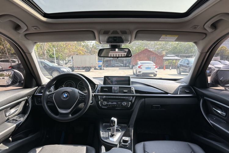 Used BMW 3 Series 2017 318Li Fashion Model Interior 1