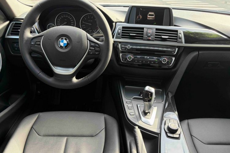 Used BMW 3 Series 2017 320Li Fashion Model Interior 1