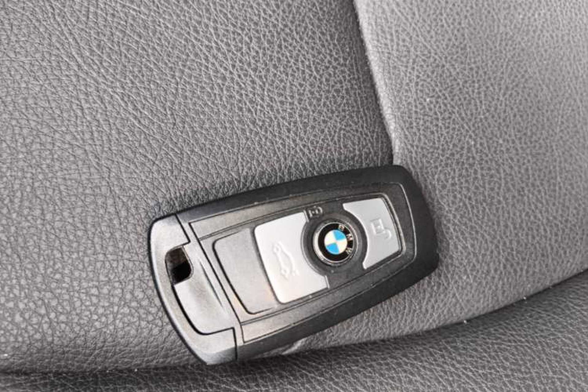 Used BMW 3 Series 2017 320Li Fashion Model Interior 1