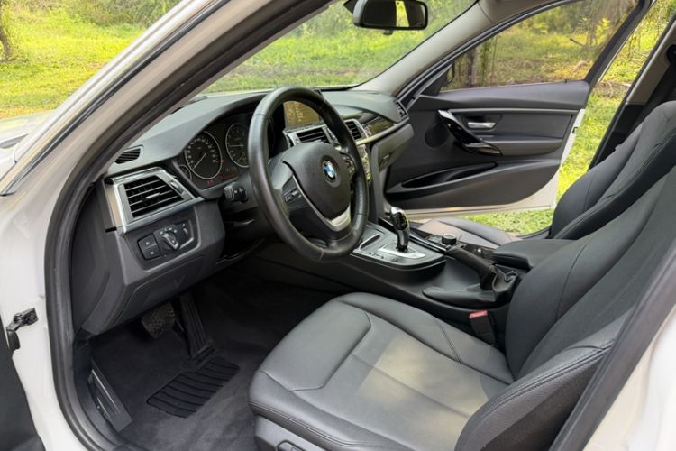 Used BMW 3 Series 2017 320Li Fashion Model Interior 1