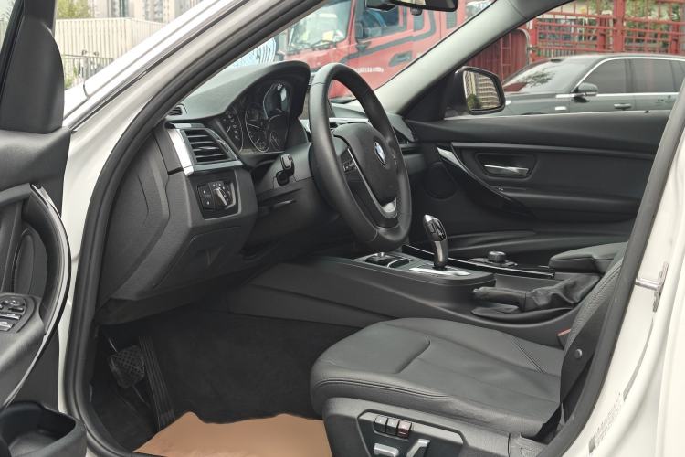 Used BMW 3 Series 2017 320Li Fashion Model Interior 1