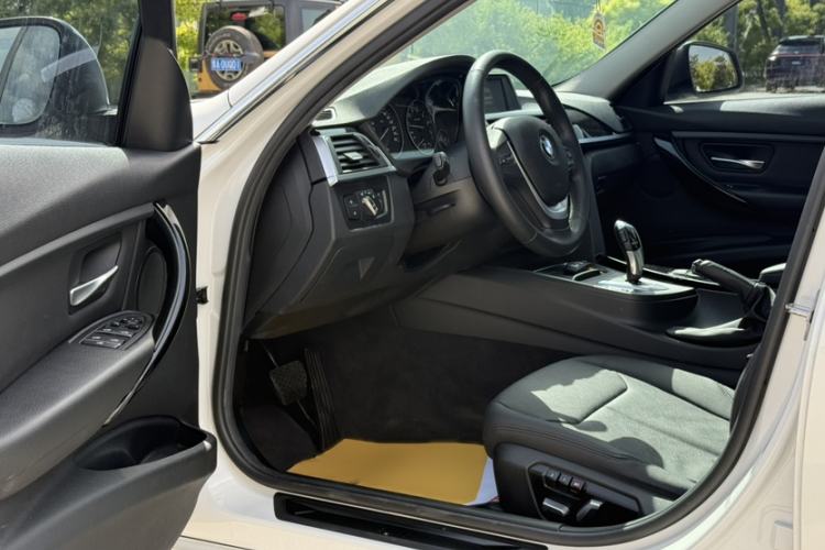 Used BMW 3 Series 2017 320Li Fashion Model Interior 1