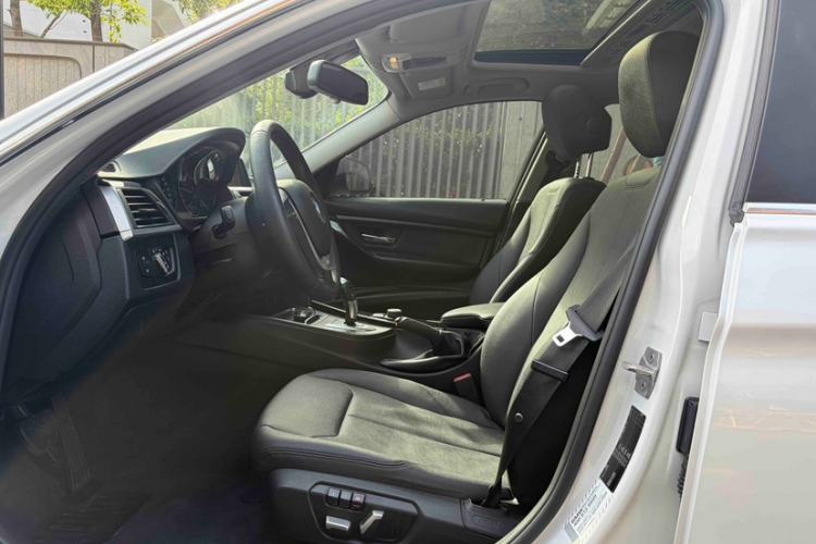 Used BMW 3 Series 2017 320Li Fashion Model Interior 10