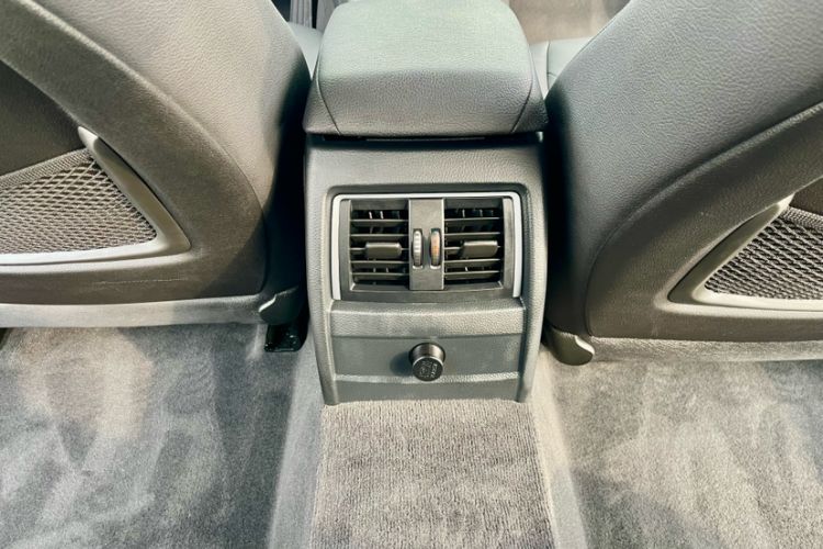 Used BMW 3 Series 2017 320Li Fashion Model Interior 11