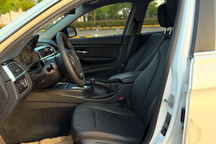 Used BMW 3 Series 2017 320Li Fashion Model Interior 2