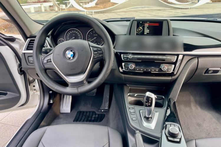 Used BMW 3 Series 2017 320Li Fashion Model Interior 2