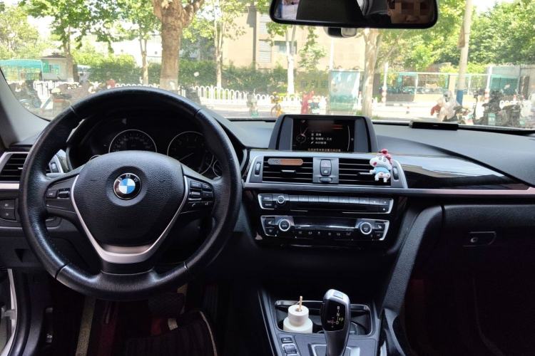 Used BMW 3 Series 2017 320Li Fashion Model Interior 2