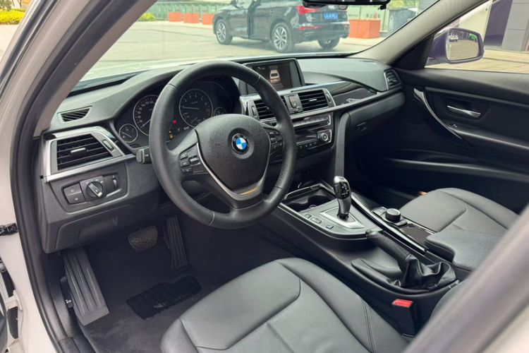 Used BMW 3 Series 2017 320Li Fashion Model Interior 2