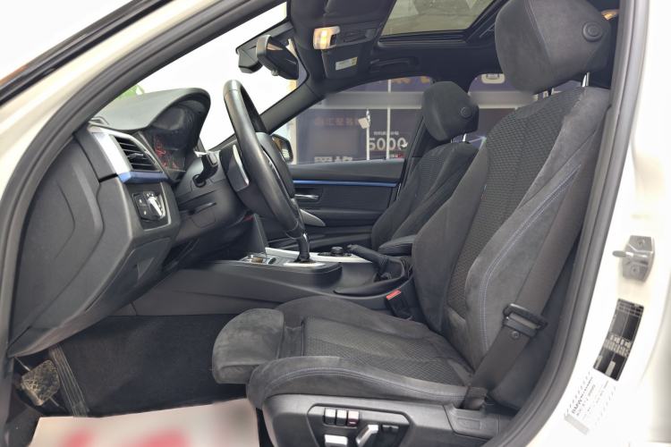 Used BMW 3 Series 2017 320i M Sport Interior 2