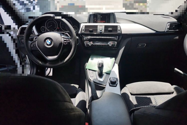 Used BMW 3 Series 2017 320i M Sport Interior 2