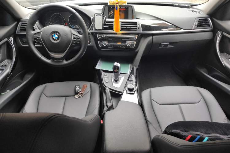Used BMW 3 Series 2017 320Li Fashion Model Interior 2