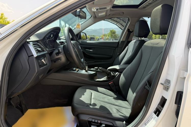 Used BMW 3 Series 2017 320Li Fashion Model Interior 2