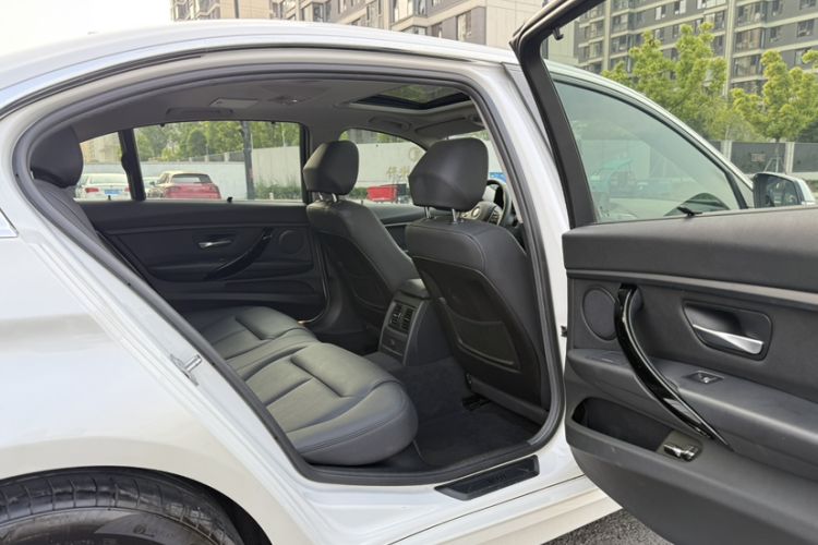 Used BMW 3 Series 2017 318Li Fashion Model Interior 2