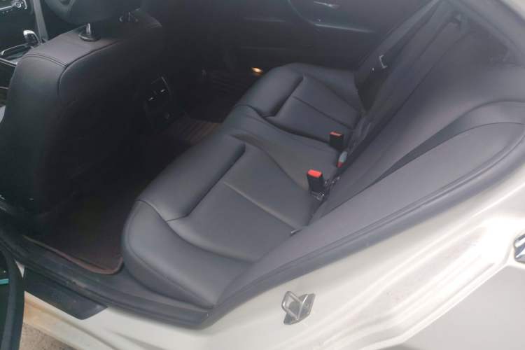 Used BMW 3 Series 2017 318Li Fashion Model Interior 2
