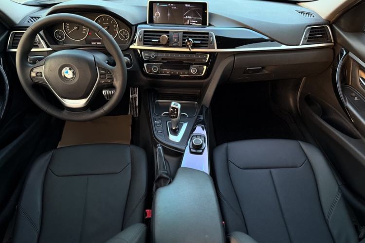 Used BMW 3 Series 2017 320Li Fashion Model Interior 3