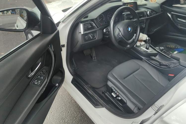 Used BMW 3 Series 2017 320Li Fashion Model Interior 3
