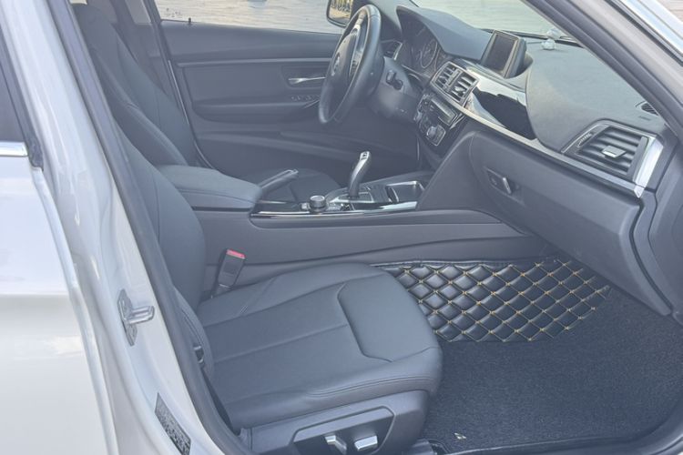 Used BMW 3 Series 2017 320Li Fashion Model Interior 3