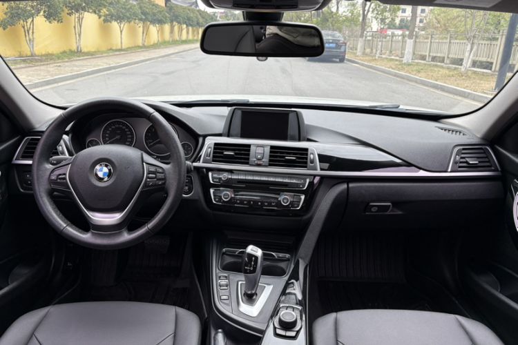 Used BMW 3 Series 2017 320Li Fashion Model Interior 3