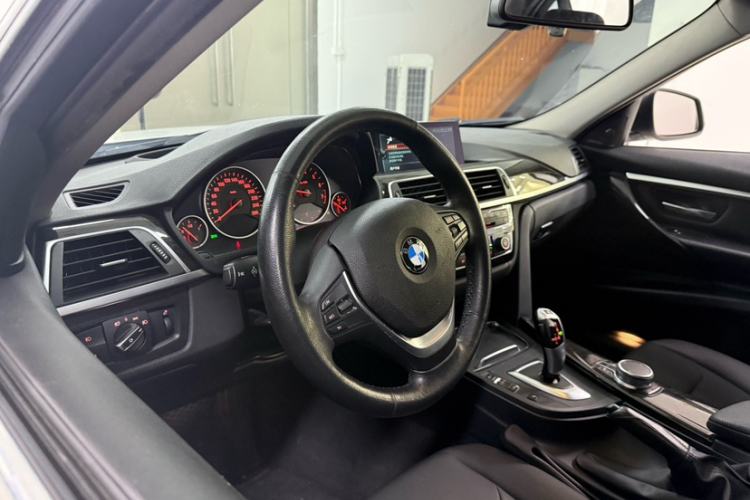 Used BMW 3 Series 2017 320Li Luxury Design Package Interior 3