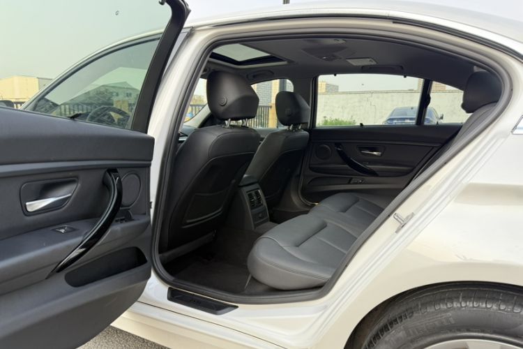 Used BMW 3 Series 2017 318Li Fashion Model Interior 3