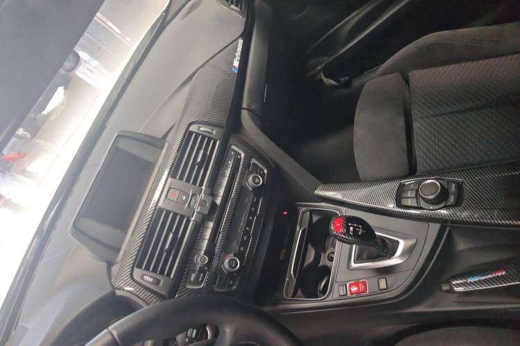 Used BMW 3 Series 2017 320i M Sport Interior 3