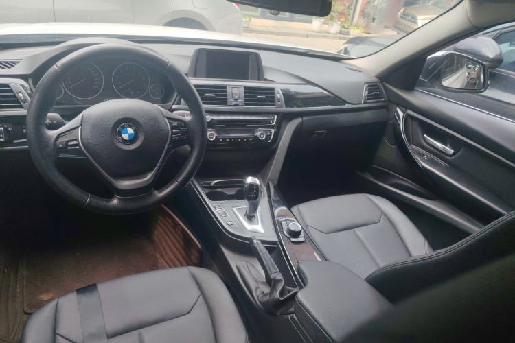 Used BMW 3 Series 2017 318Li Fashion Model Interior 3