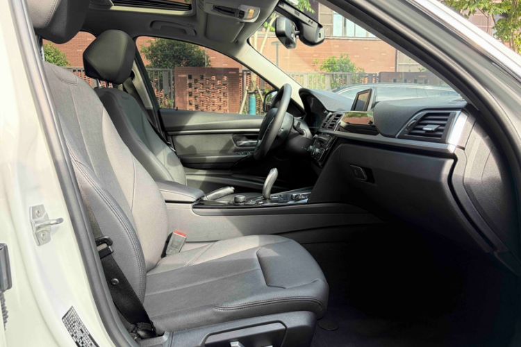 Used BMW 3 Series 2017 320Li Fashion Model Interior 4