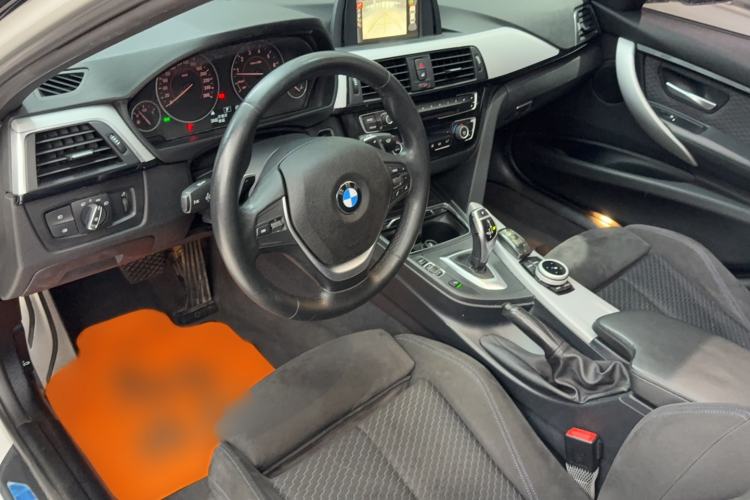 Used BMW 3 Series 2017 320i M Sport Interior 4
