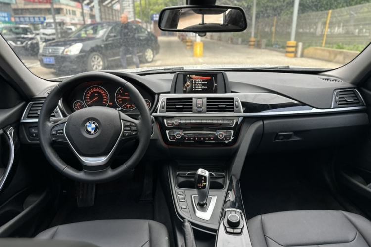 Used BMW 3 Series 2017 320Li Fashion Model Interior 4