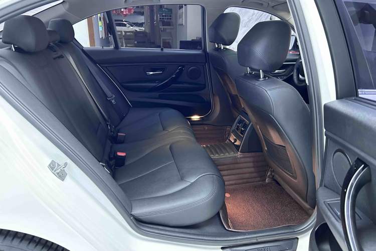 Used BMW 3 Series 2017 320Li Fashion Model Interior 4