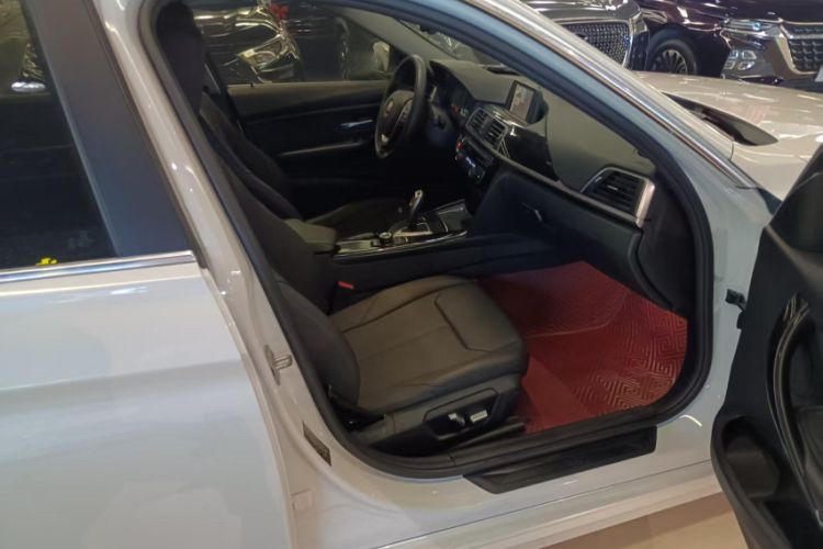 Used BMW 3 Series 2017 320Li Fashion Model Interior 4