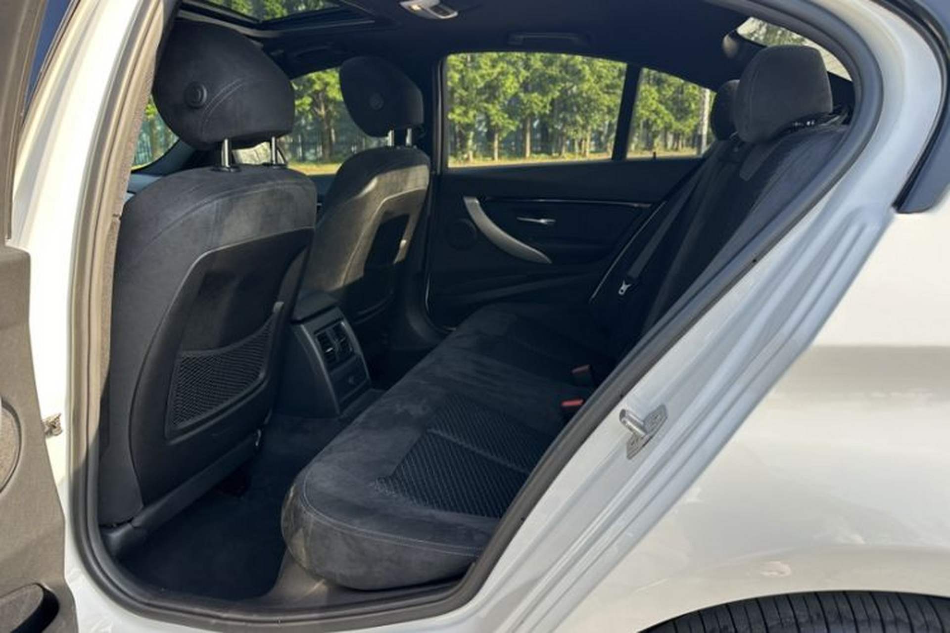 Used BMW 3 Series 2017 320i M Sport Interior 4