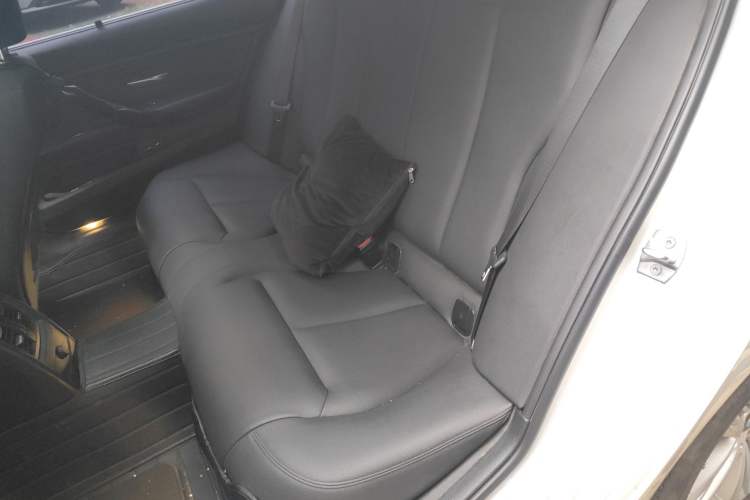 Used BMW 3 Series 2017 320Li Fashion Model Interior 4